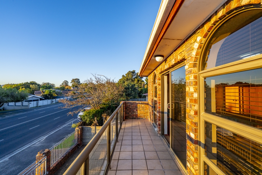 5 Bedroom Property for Sale in Protea Heights Western Cape